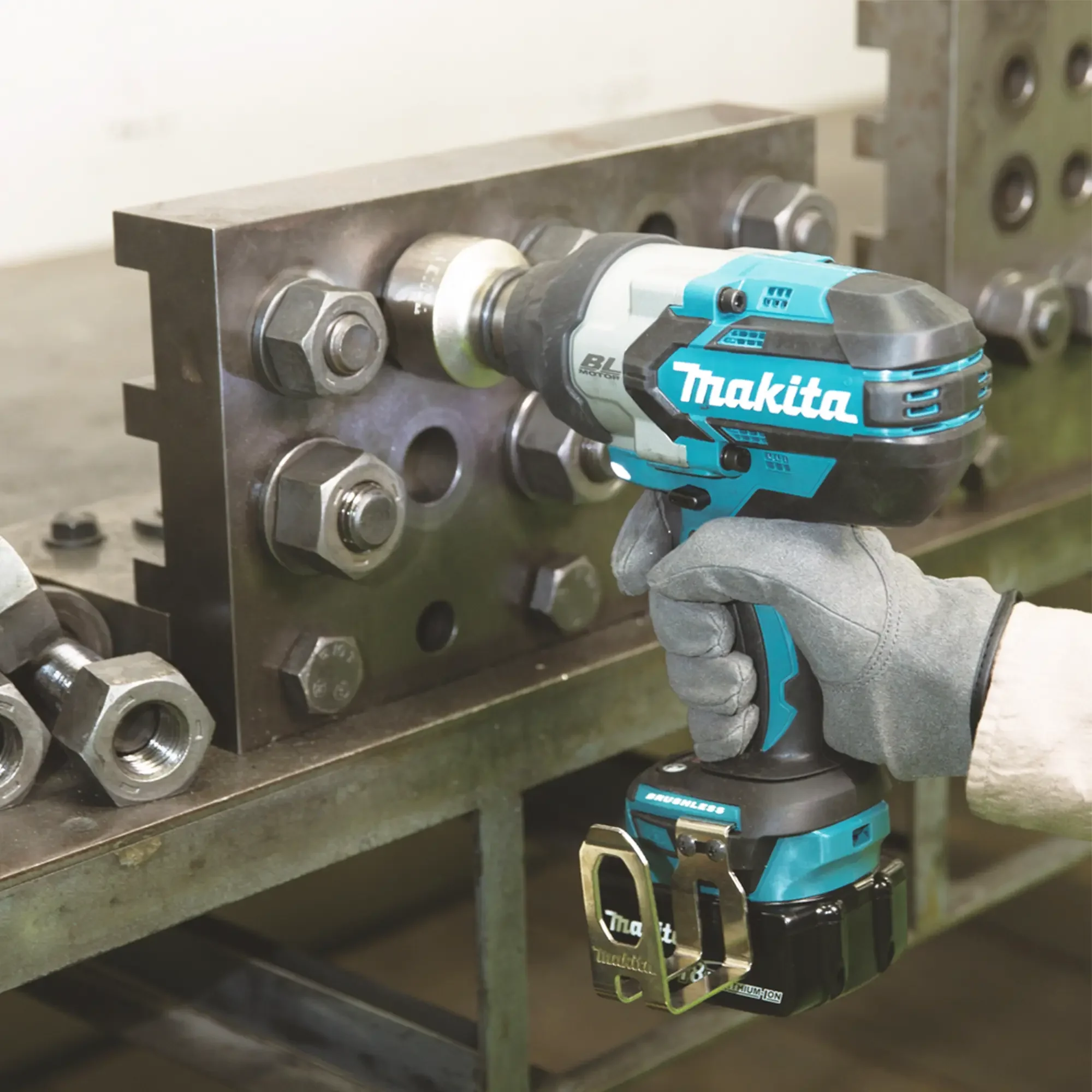 Avvitatore Impulsi Makita DTW1001RTJ 18V 5Ah - Image 12