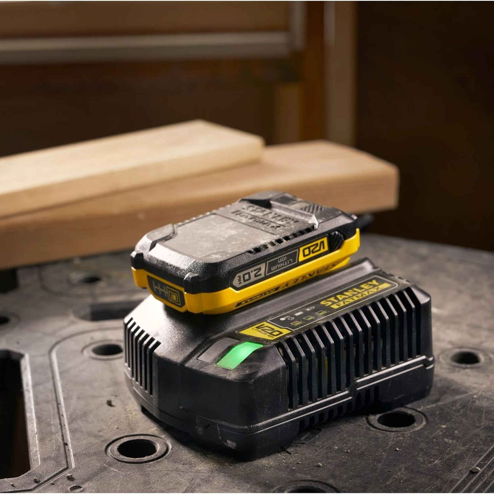 Batteria Stanley FatMax V20 SFMCB202-XJ 18V 2Ah - Image 3
