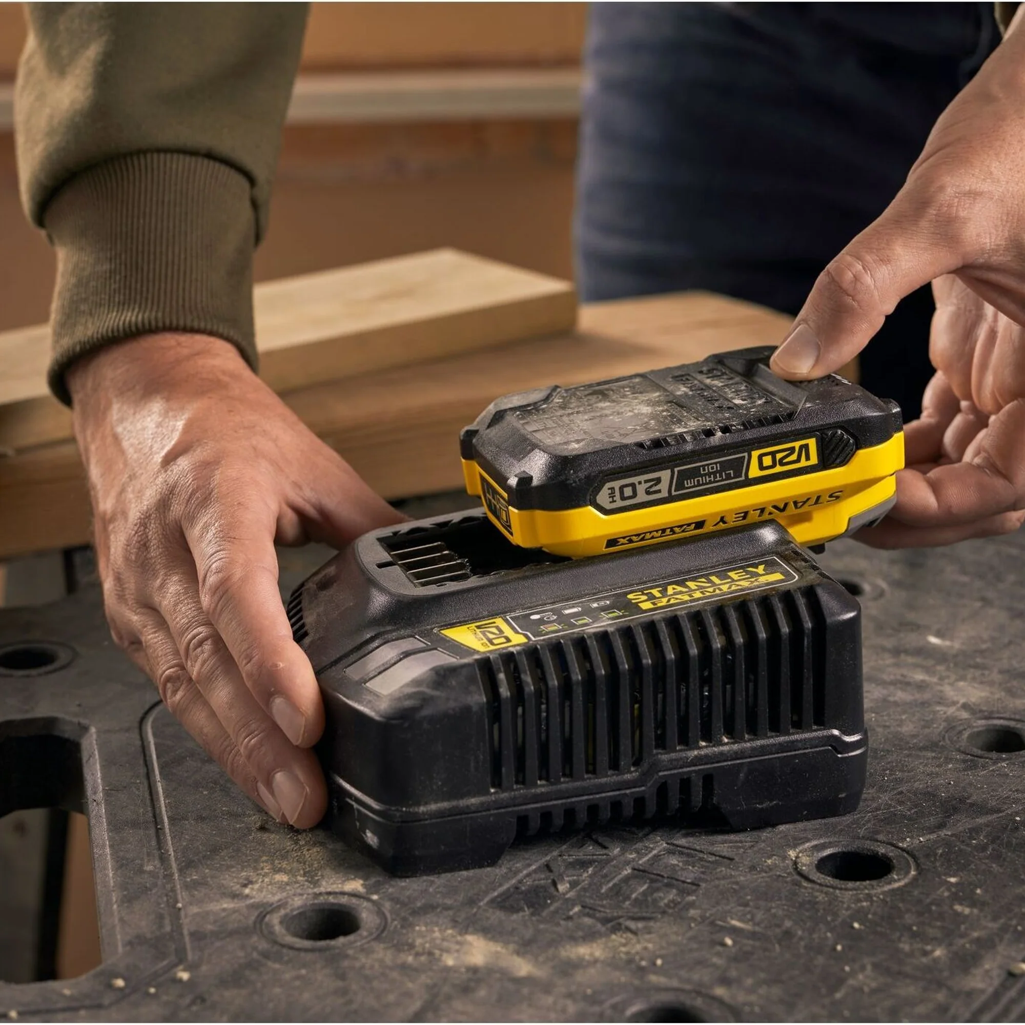 Batteria Stanley FatMax V20 SFMCB202-XJ 18V 2Ah - Image 4