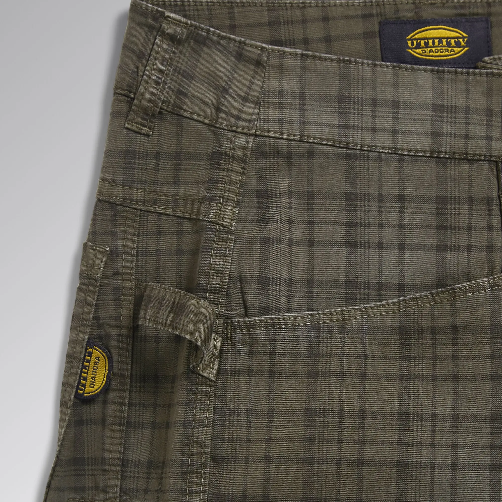 Bermuda Diadora Utility Tinto - Image 9