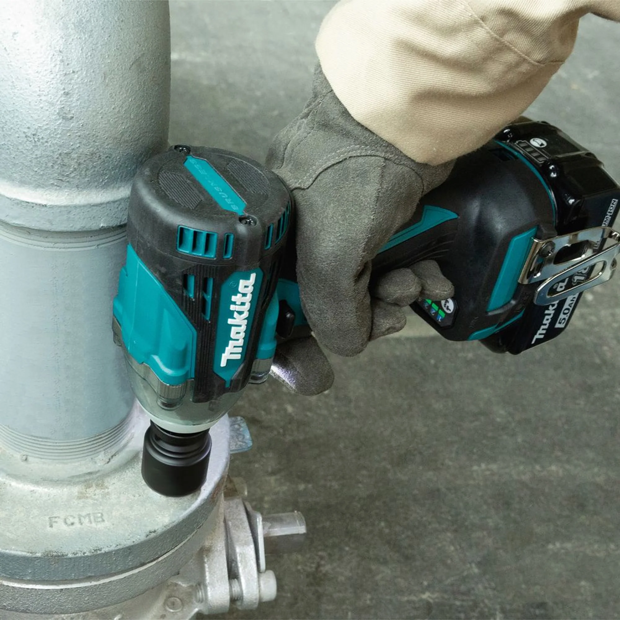 Chiave a impulsi Makita DTW301Z 18V - Image 13