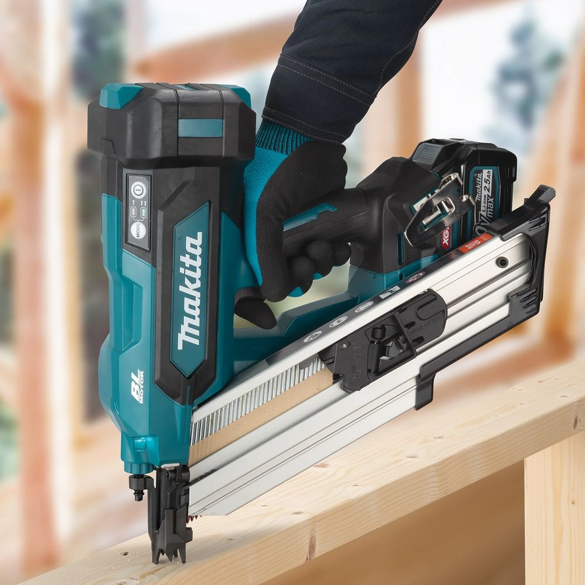 Chiodatrice Makita BN001GD201 40V 2.5Ah - Image 6