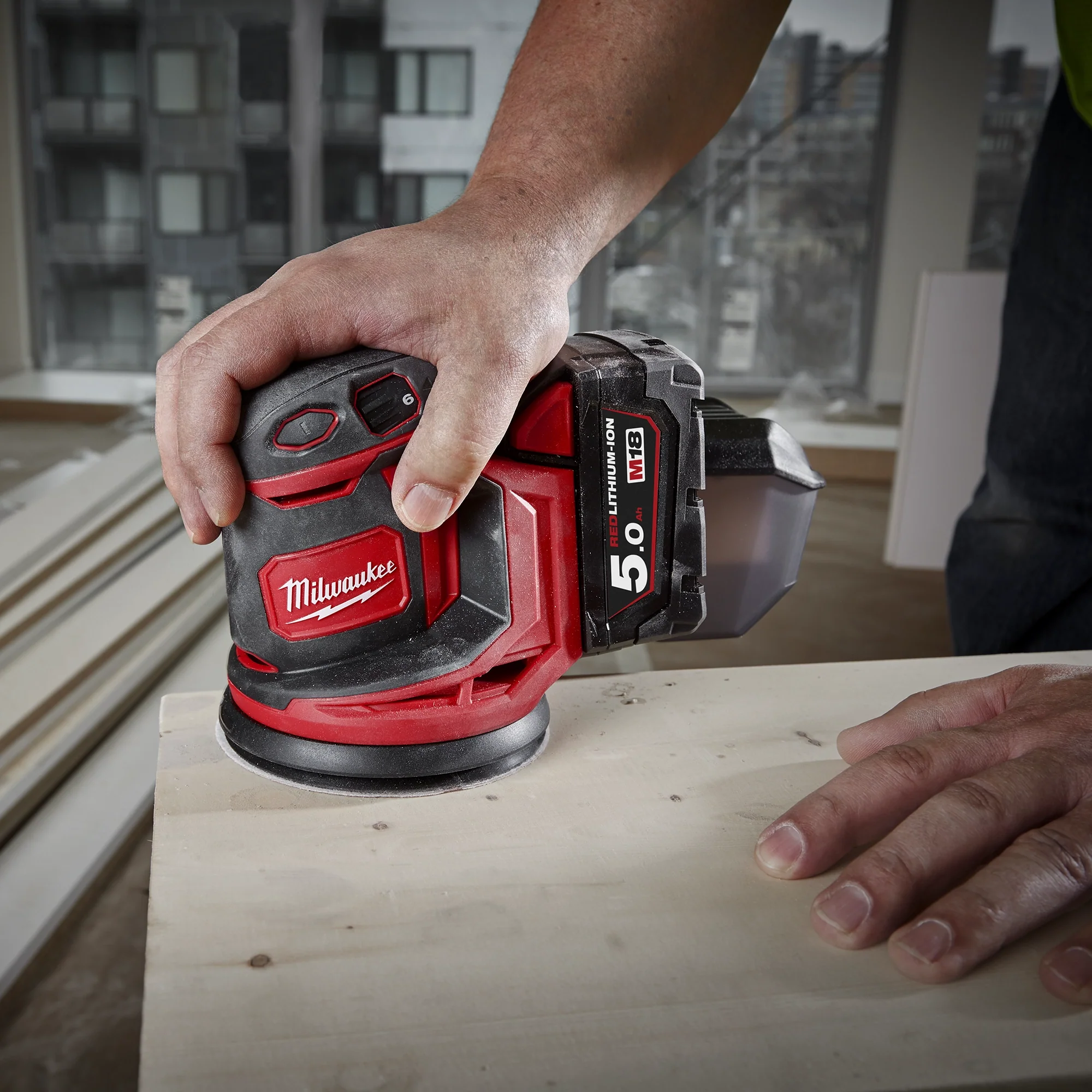 Levigatrice Rotorbitale Milwaukee M18 BOS125-0 18V - Image 5