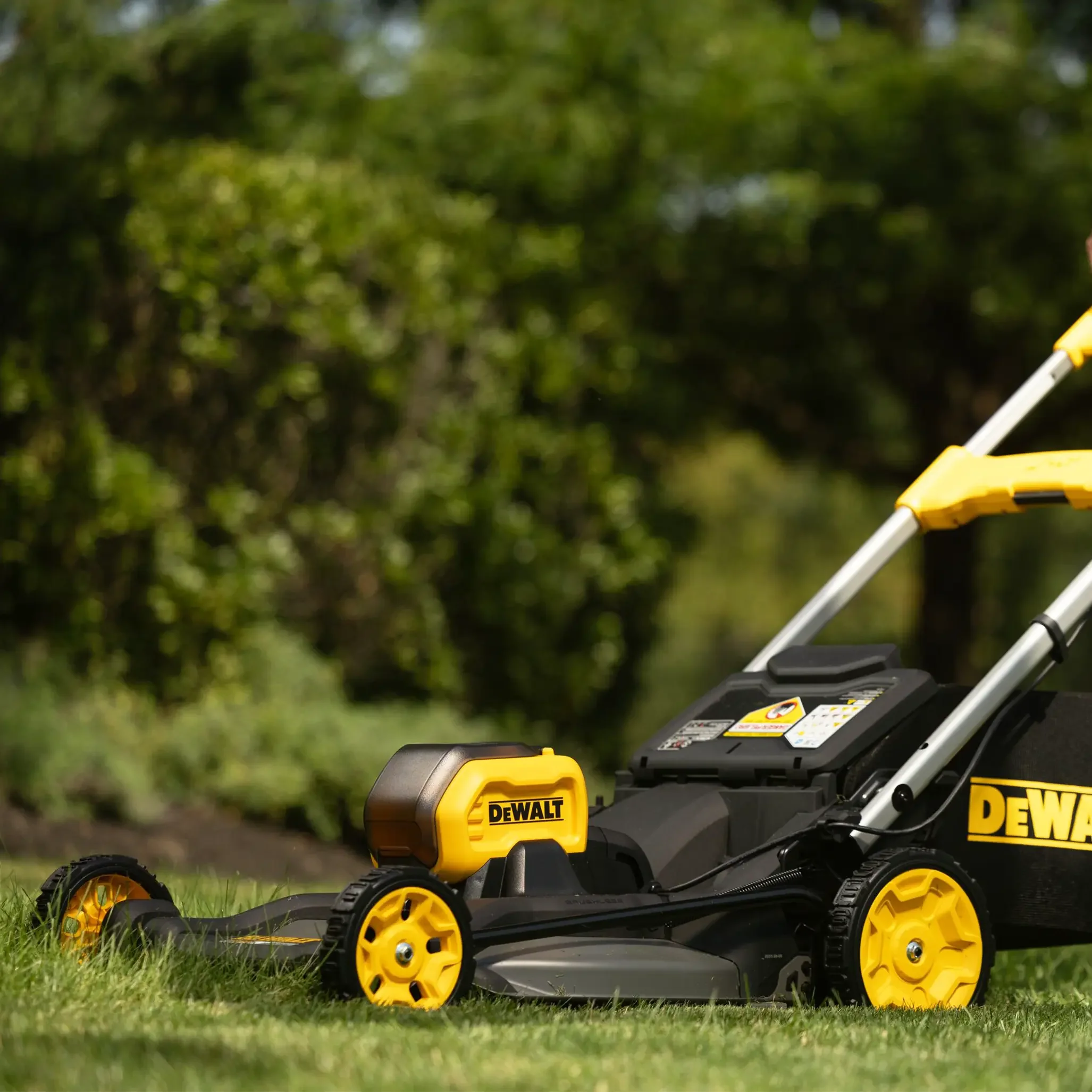 Rasaerba semovente Dewalt DCK550SPX2K-IT 54V 9Ah - Image 11
