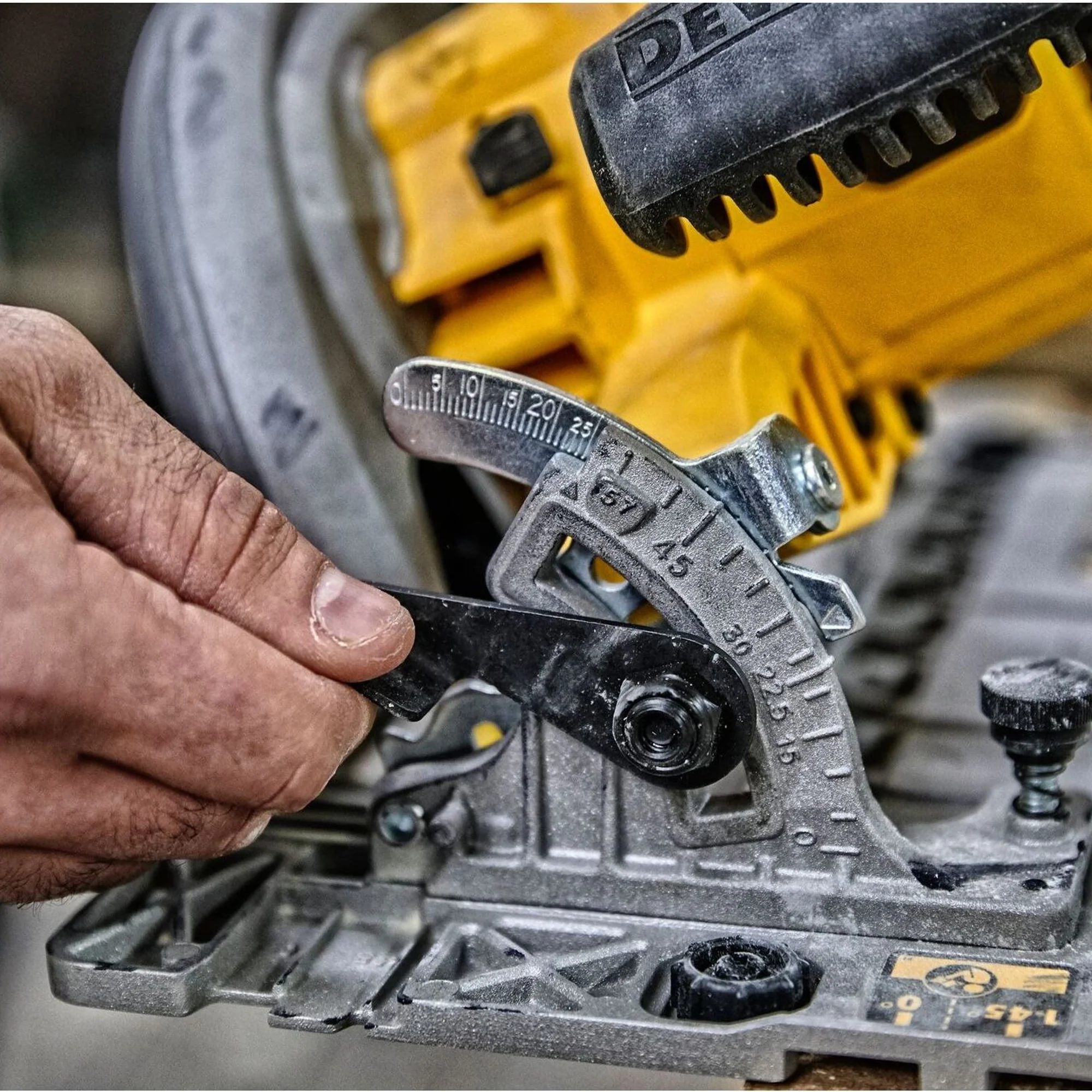 Sega Circolare Dewalt DWE576K-QS 1600W - Image 5
