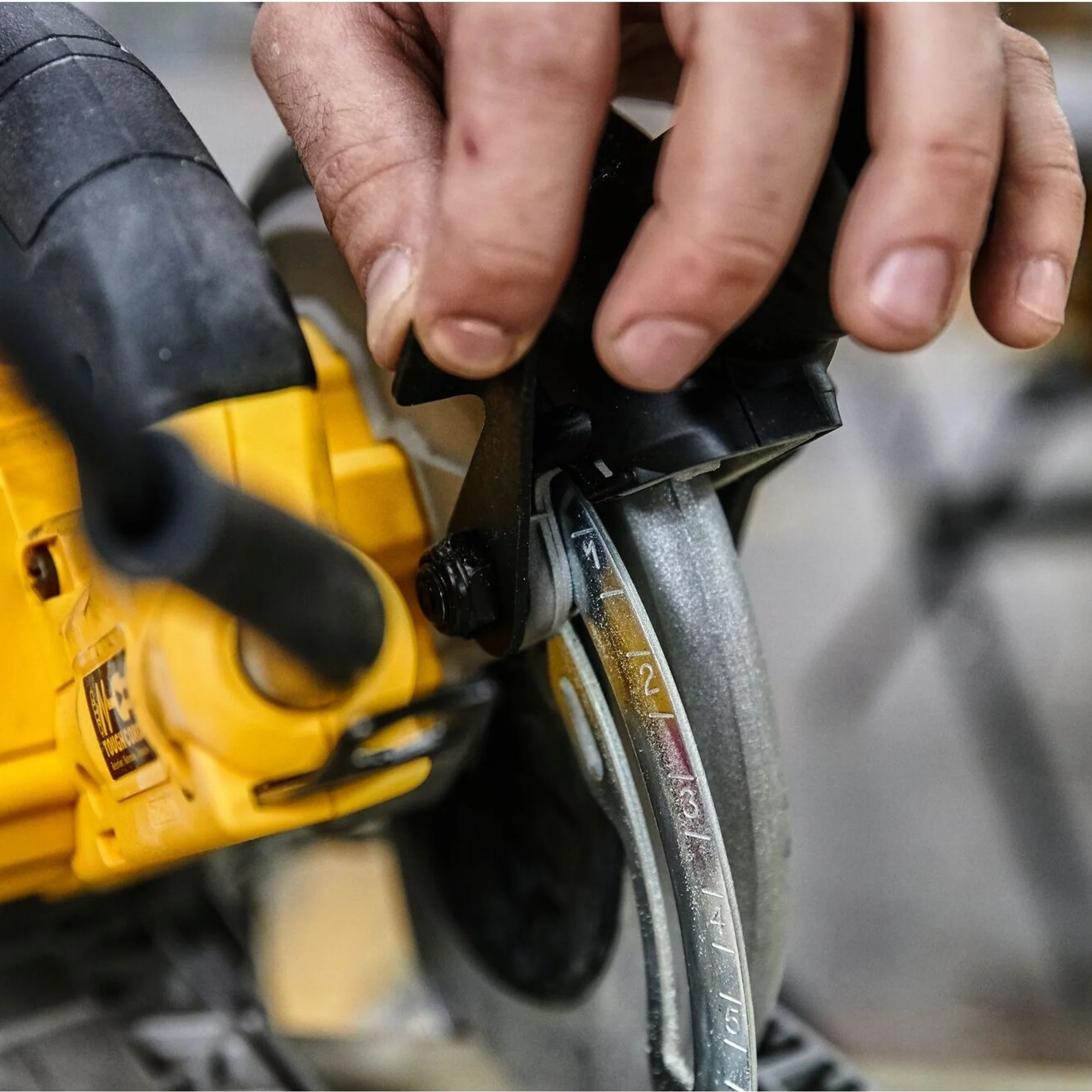 Sega Circolare Dewalt DWE576K-QS 1600W - Image 6