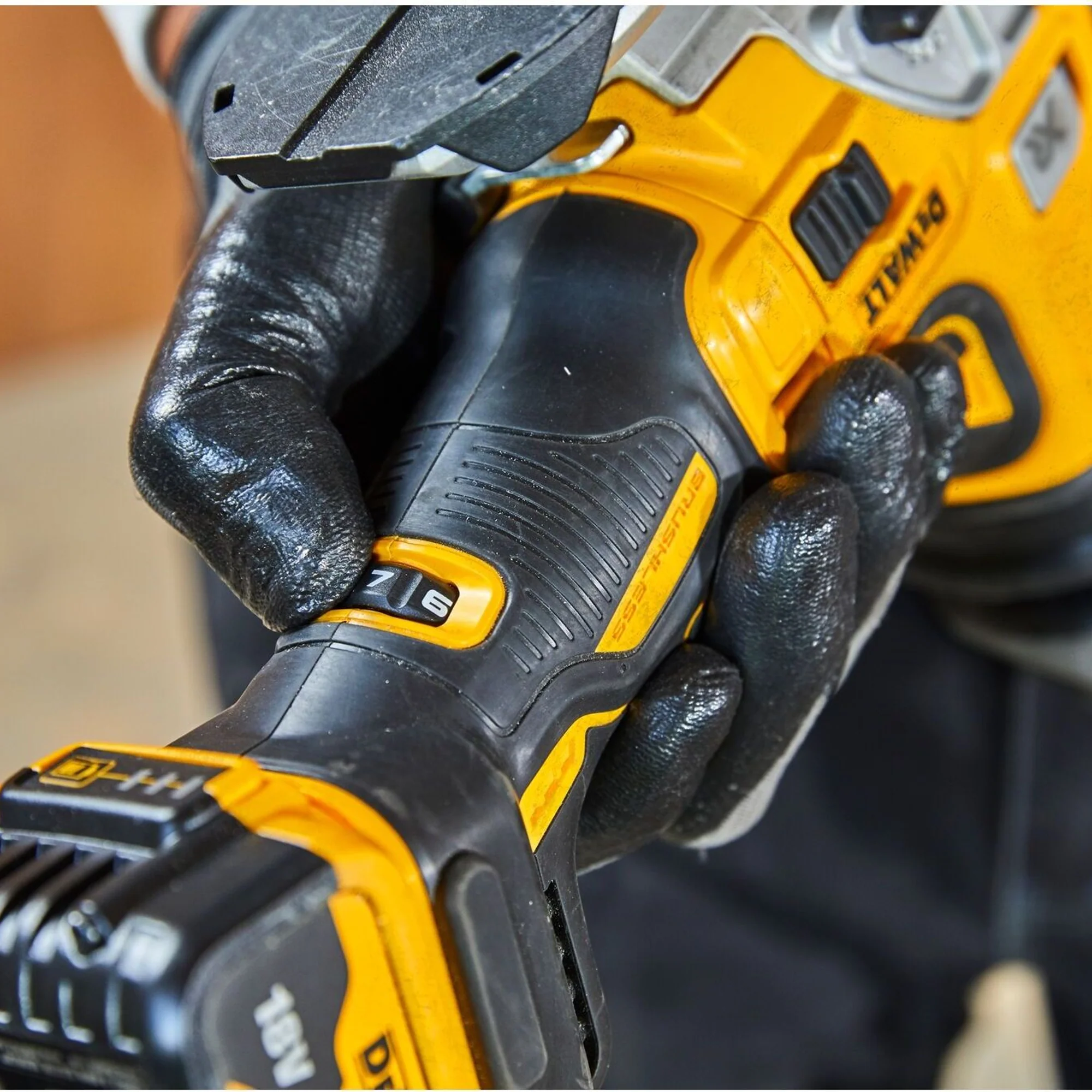 Seghetto Alternativo Dewalt DCS335P2-QW 18V 5Ah - Image 19